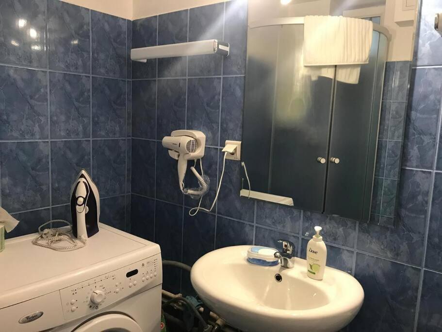 R Castle - 2 Room Apartment Brasov Luaran gambar